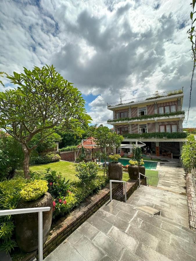 Oka's Guest House Canggu