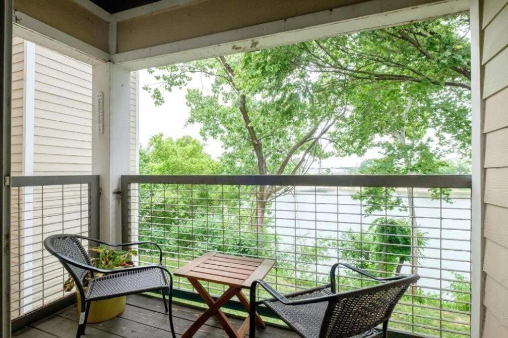 Downtown Nashville Riverfront Condo - 3