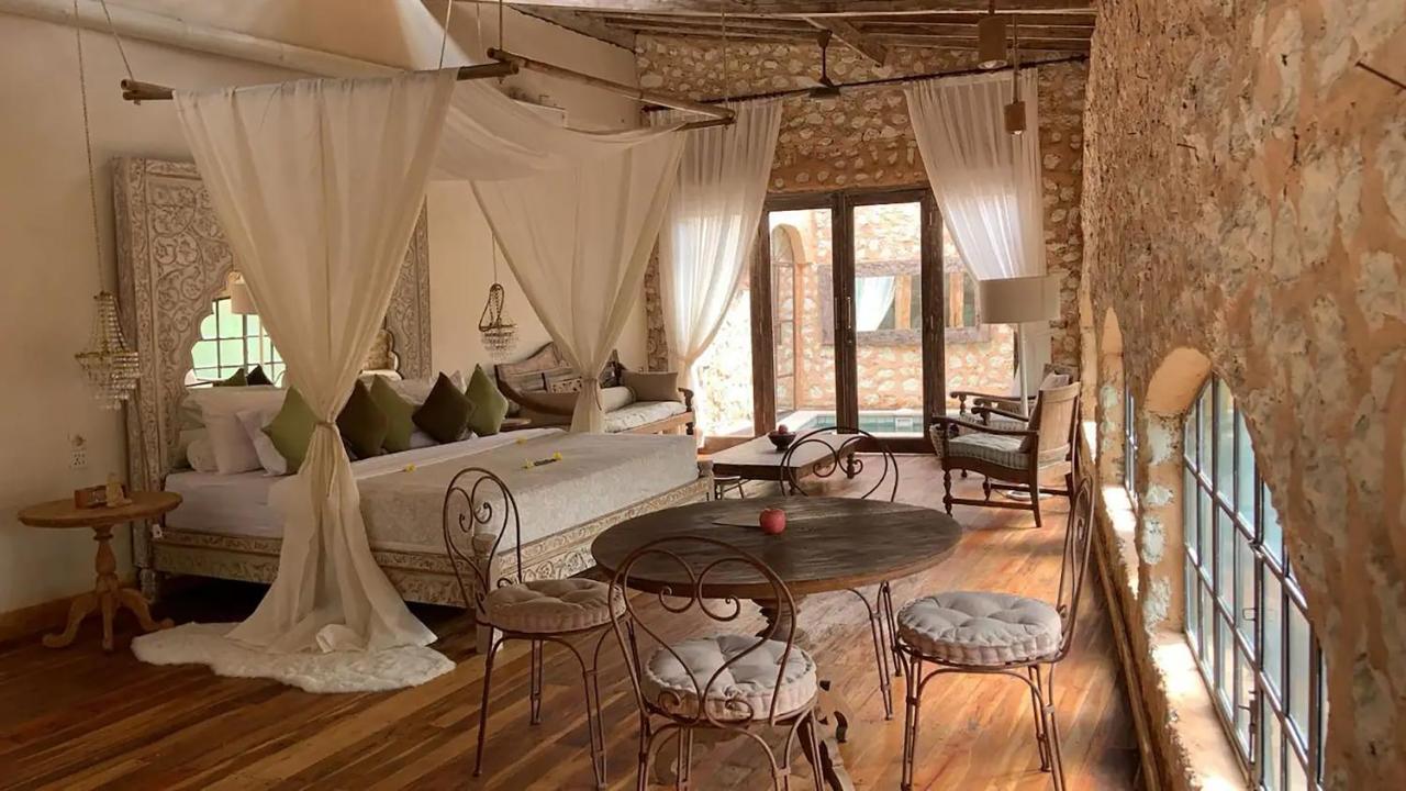 Apple by Toraja Bambu Uluwatu at Padang Padang Beach - 5