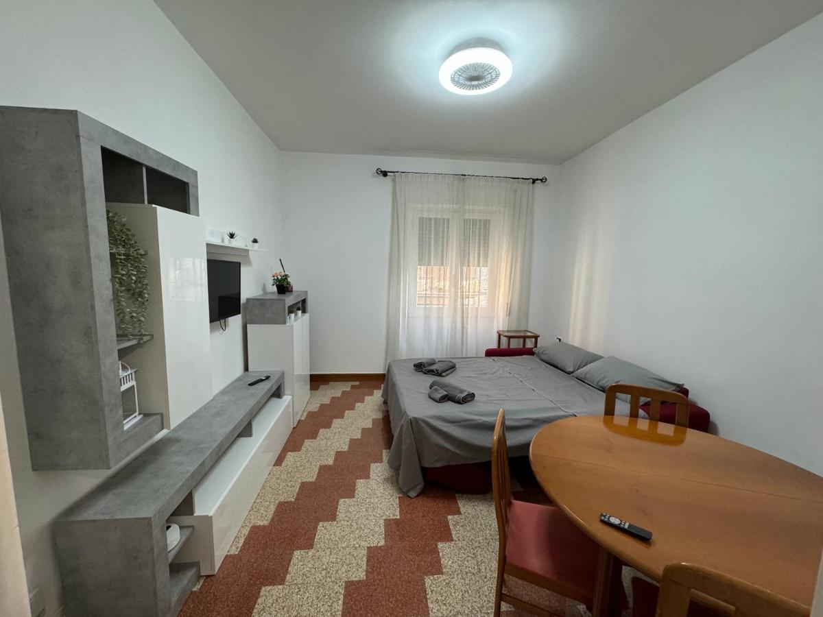 Silihome, Trastevere, Piazza della Radio - 5