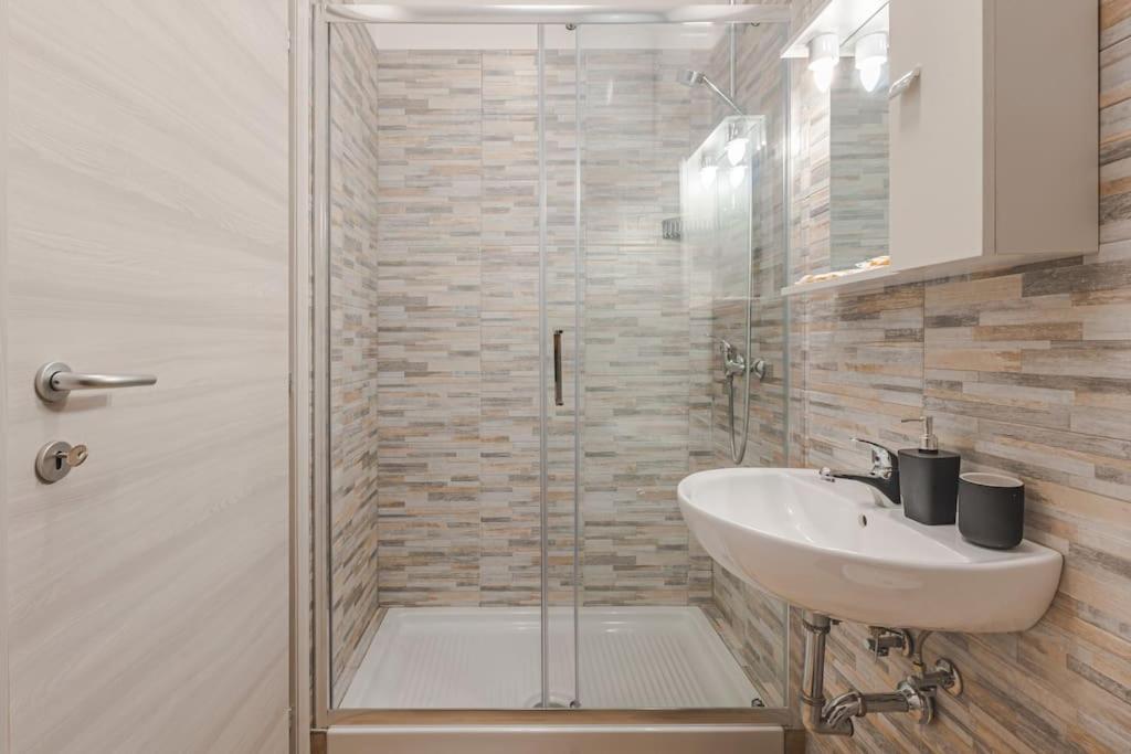 Free WiFi - Netflix - Sterpeto Elegant Suite - 3