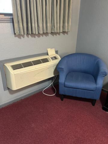 Pratt Budget Inn — photo 10