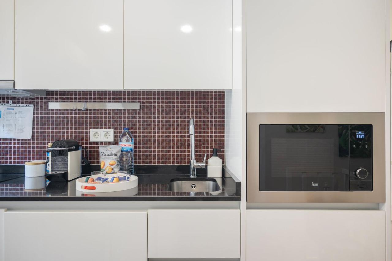 Central Luxury apartment w AC Downtown and Metro - 3