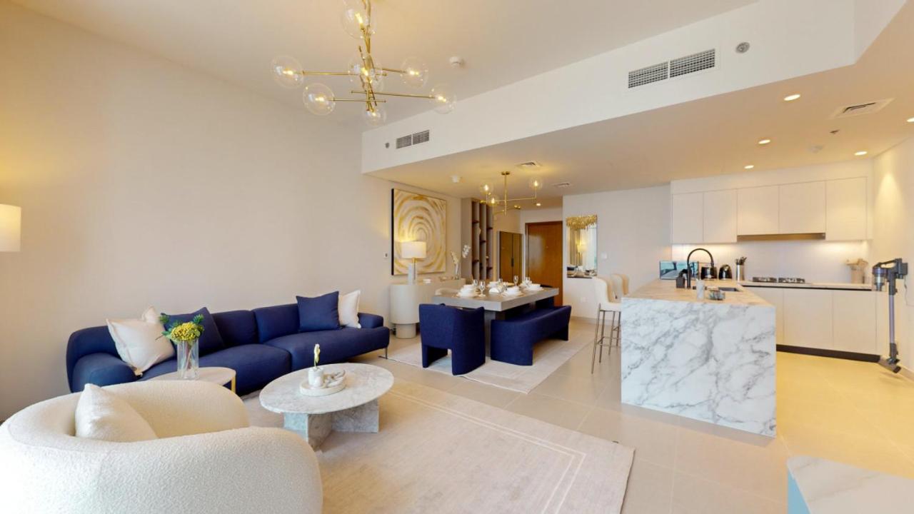 Locations I Spacious Modern 3 Bedroom I Luxury Stay Near Dubai Mall & Burj Khalifa I Pool, Gym, Parking & Wi-Fi - 5