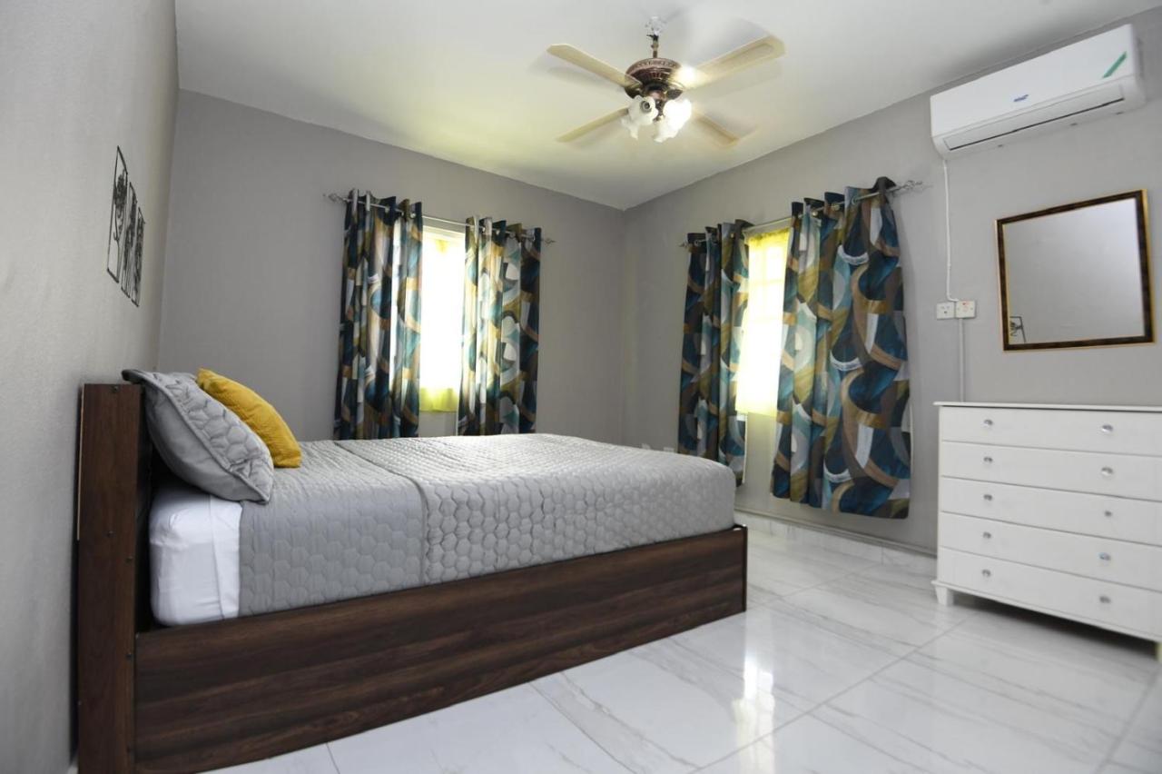 Spacious & Cozy 2 bedrooms Townhouse in gated community, excellent location in KGN8 - 2
