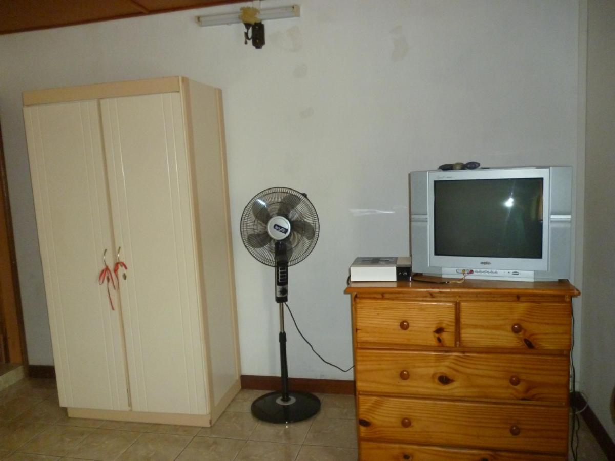 Chez Clenya Guesthouse - 5