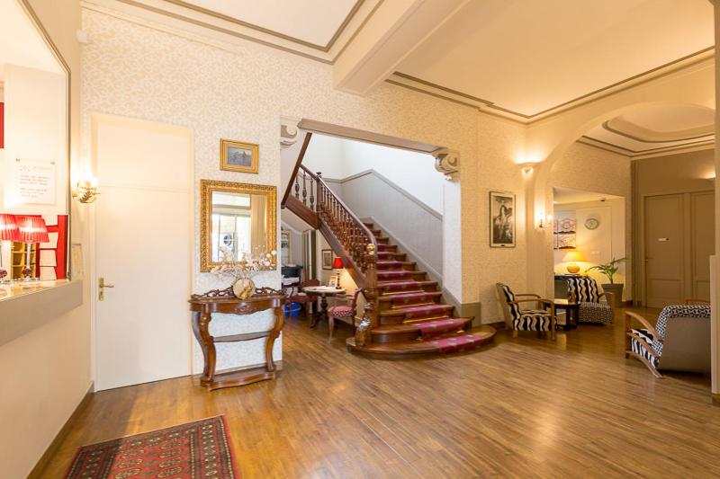 Cit'Hotel Le Regina Bordeaux Gare Saint-Jean - 3