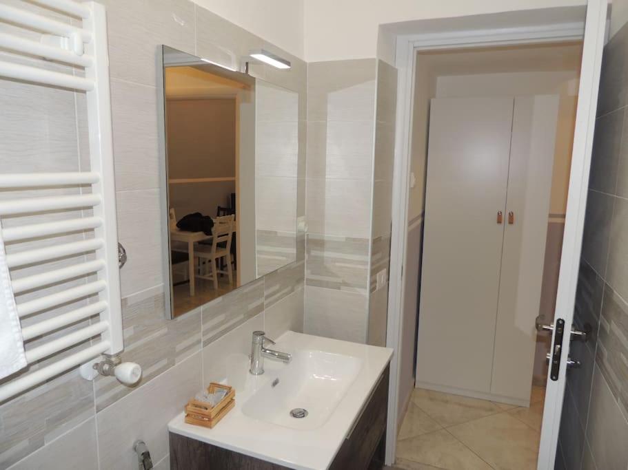 Apt Central Magenta - 3