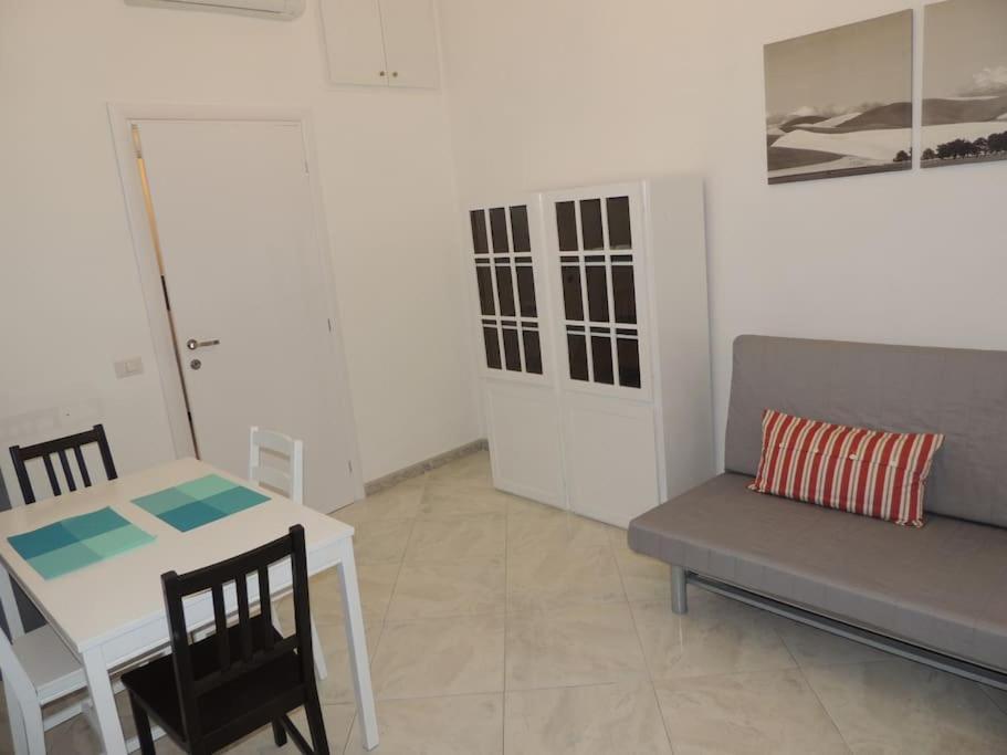 Apt Central Magenta - 4