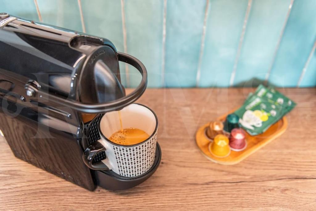 Pop art gem with paintings by local artist by REMS - 4