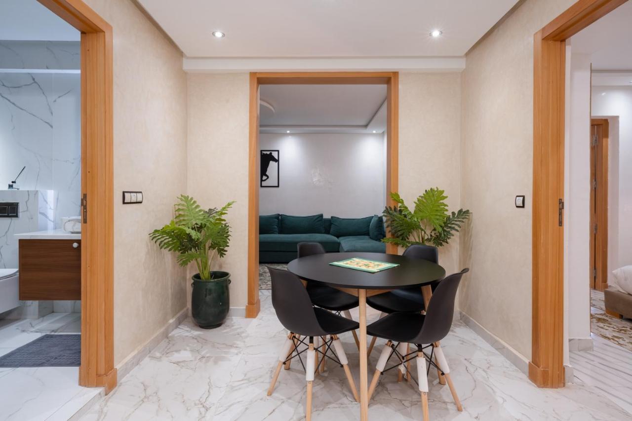 Bright Flat in Heart of Center