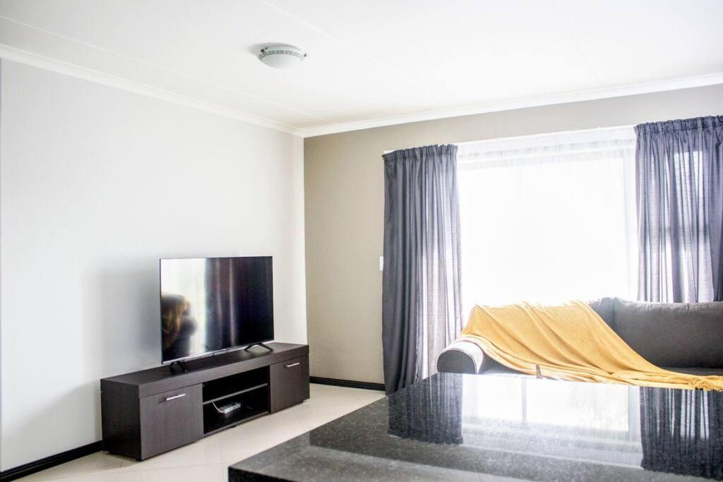 7 on Laibach - Buhrein Estate, Kraaifontein - 4