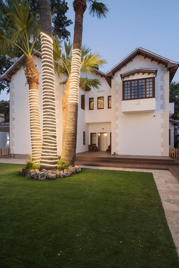 La Moderna Suites - 4