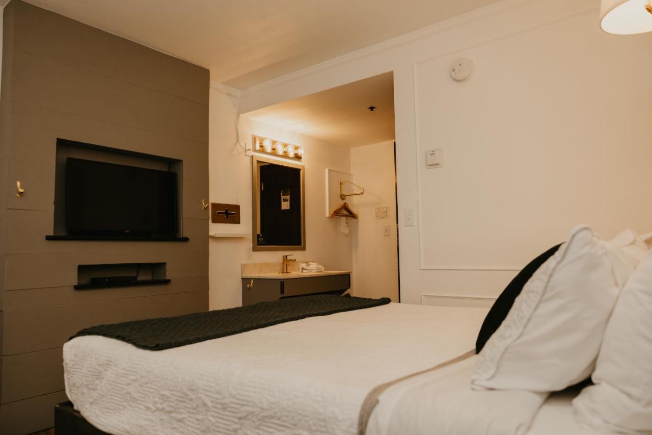 The Brooks Hotel Restaurant and Lounge — photo 9