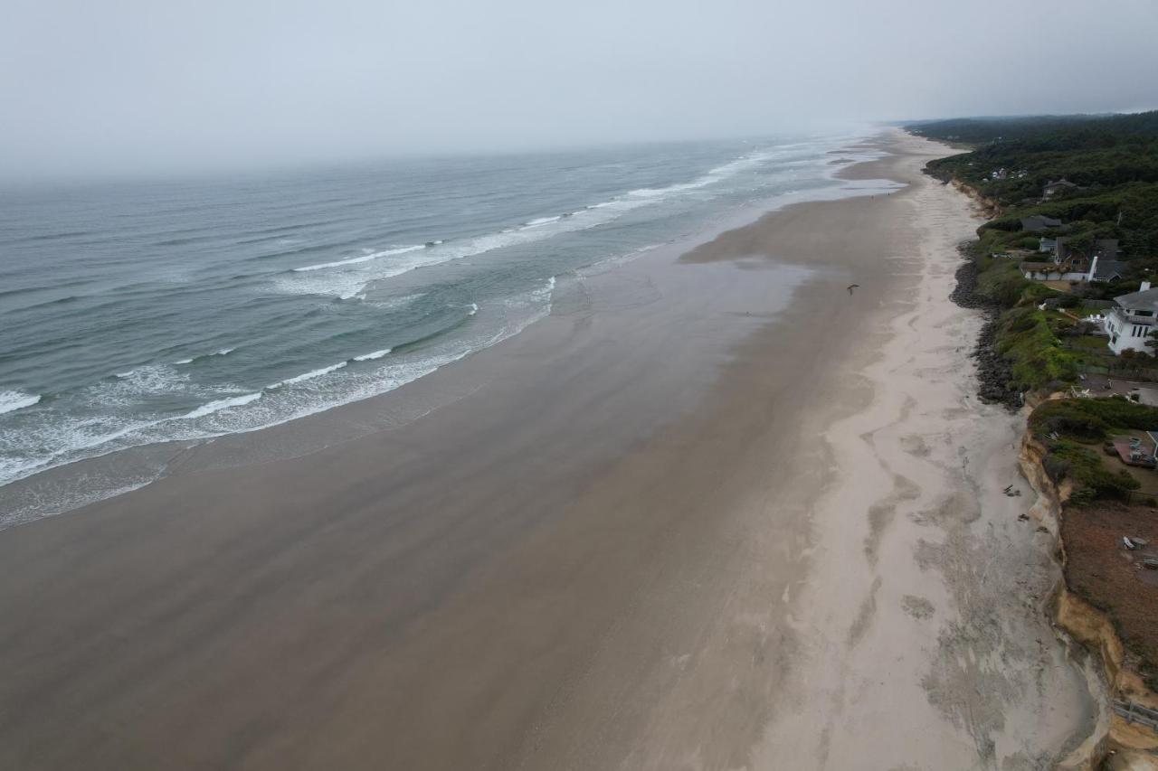 Tillicum Beach Motel - Formerly Deane's Oceanfront Lodge — photo 15
