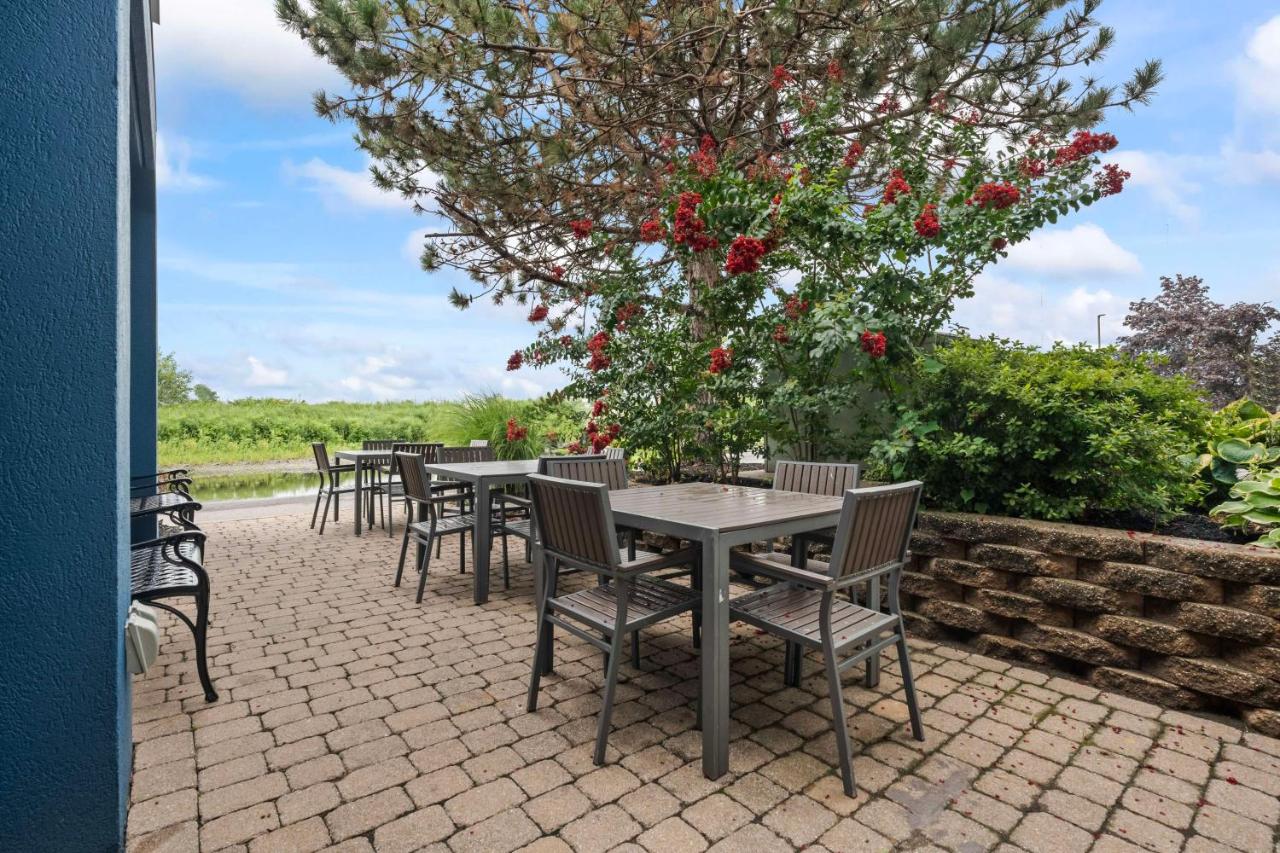 Hampton Inn Ridgefield Park - 2