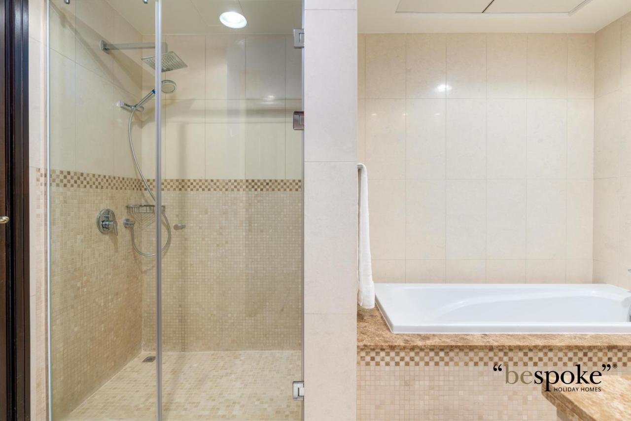 Bespoke Holiday Homes - Palm Jumeirah -2 Bedroom Sea View with Beach Access, Balqis - 3