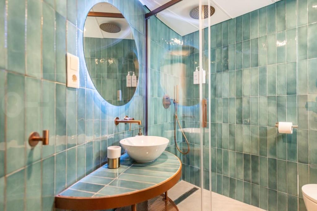 Stylish apartment with a street art touch by REMS - 3