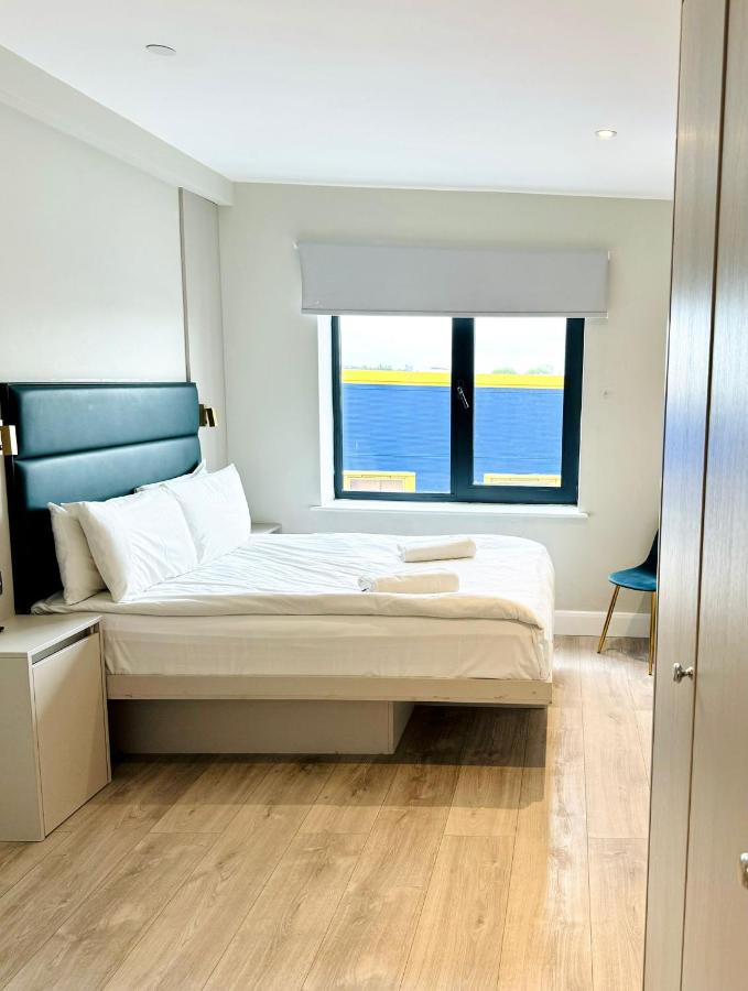 Victoria Studios - 2