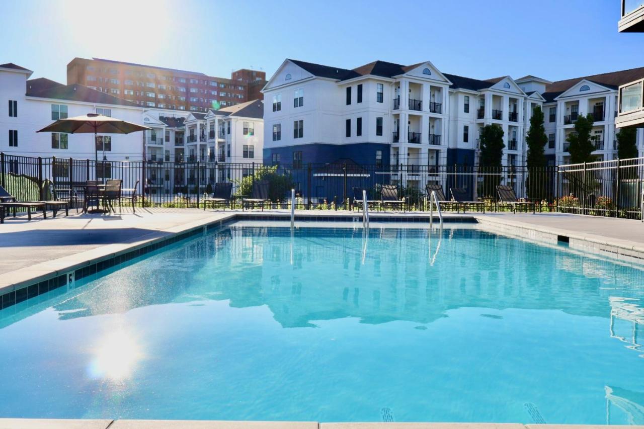 2 Side by Side Units, The Honky Tonk Party Pads, Parking Gym Pool - 3