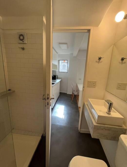 Modern Loft in Prime Location - 5