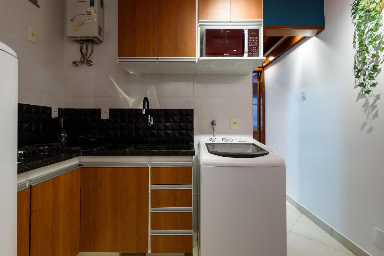 Work and Leisure in Copacabana | NSC 1085/301 - 3