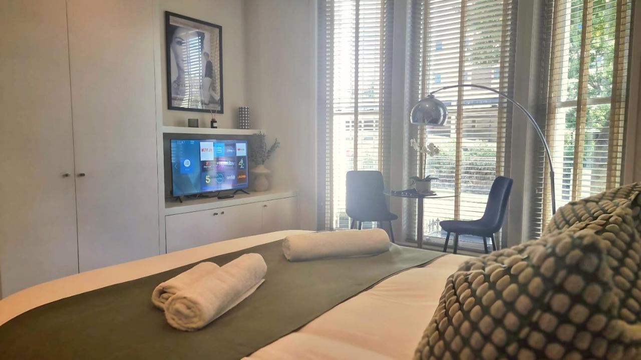 Notting Hill - The One one One! -1 - 4