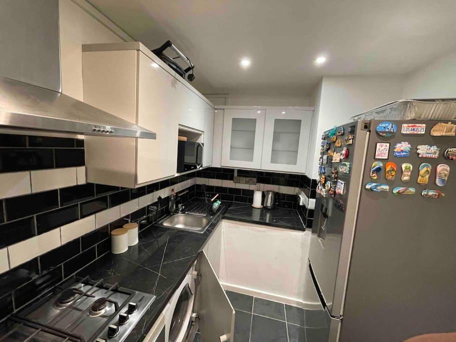 Central Cosy Apartment in Quiet Location - 4