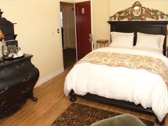 Half Moon Bay Inn — photo 13