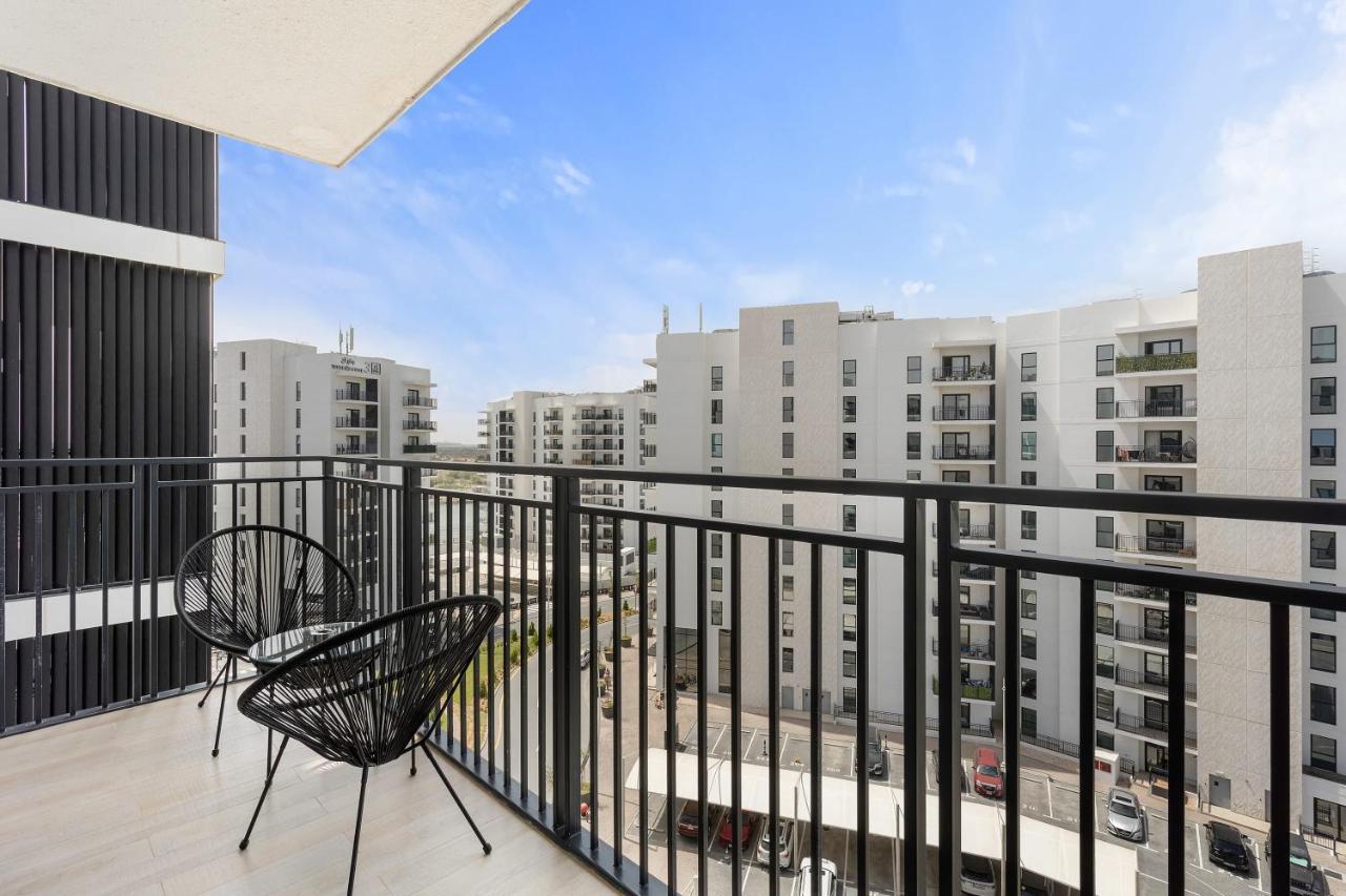 Silkhaus Vacation Homes Chic 1BDR with Canal View on Yas Island - 5