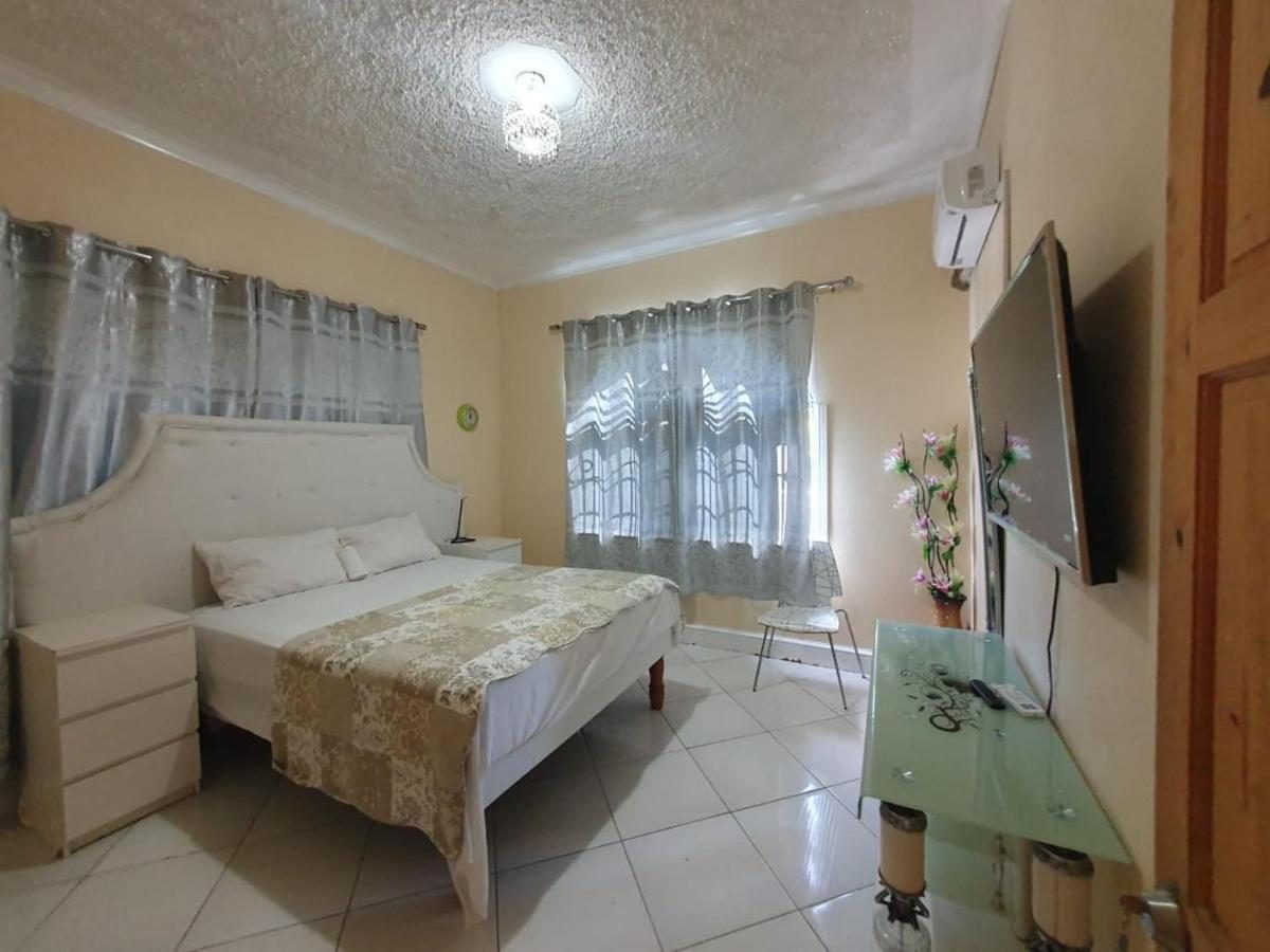 Sandy Bay Paradise Retreat - 7 Bedrooms - 2