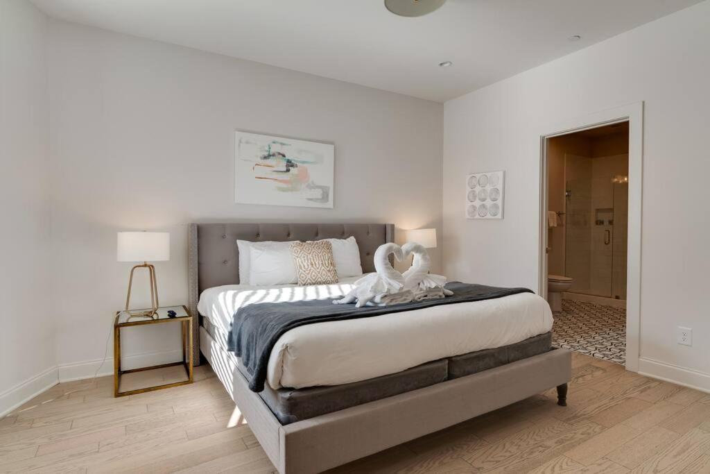 Rooftop Fun, Walk to the Gulch and 12th S near Broadway - 2