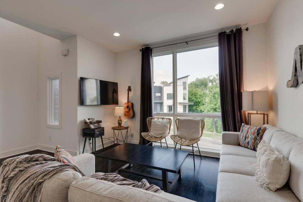 Epic Location- Steps from 12th S, Sleep12 - 5