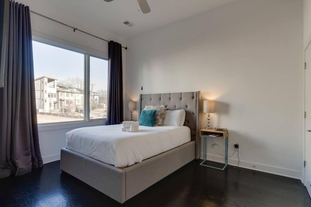 Epic Location- Steps from 12th S, Sleep12 - 2