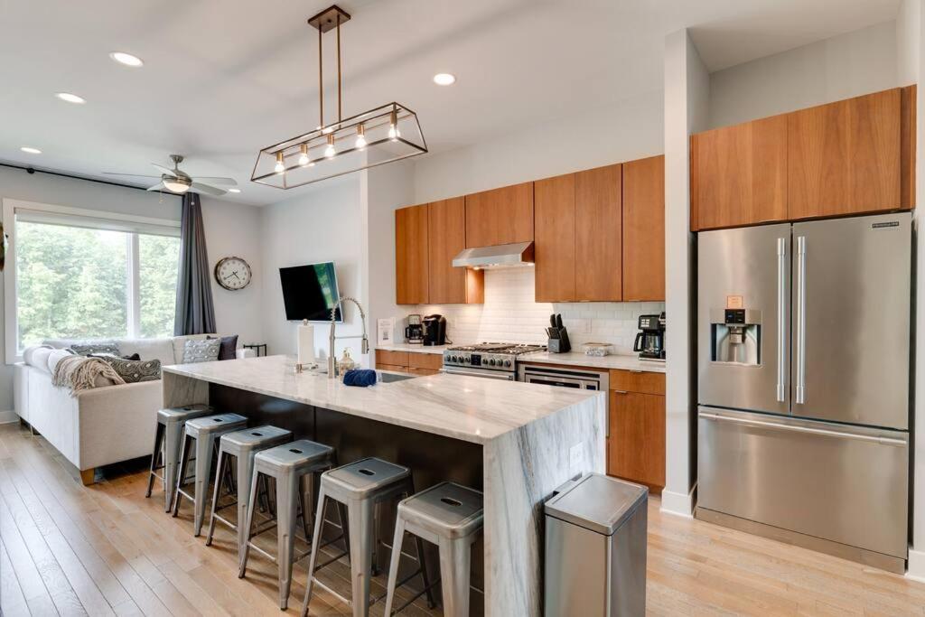 3BD -Rooftop Escape- Steps from The Gulch Fun - 4