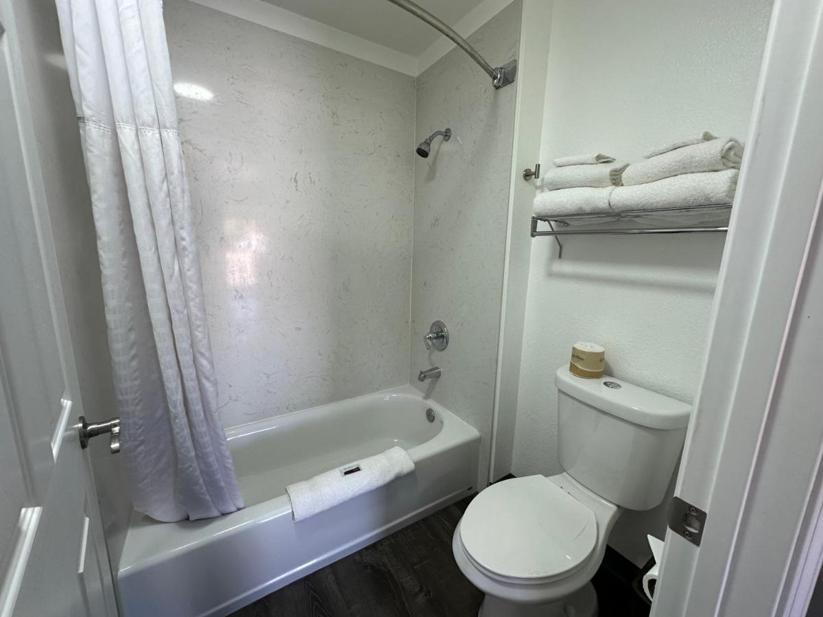 Sands Motel — photo 15