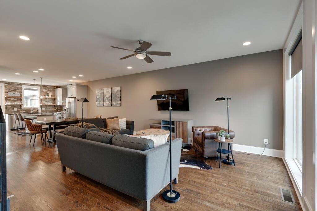 Broadway Bound 3BR Perfect Weekend Getaway - 4