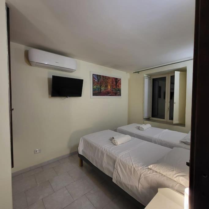 Santa Chiara Attic , 4 floor no Elevator - 2