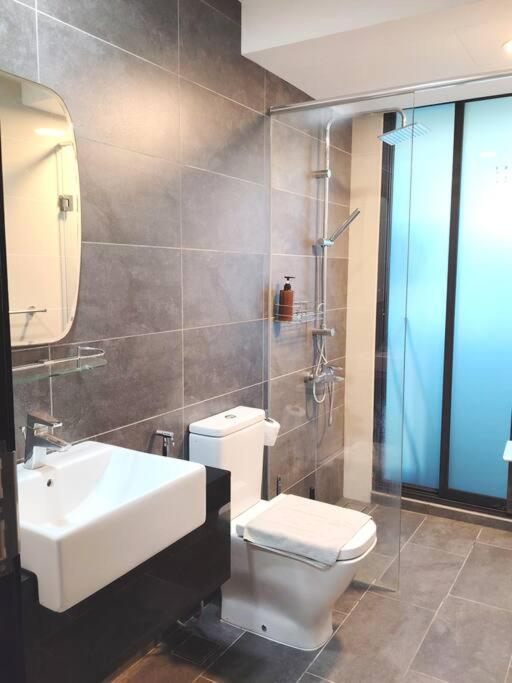 Almas Suites 2Pax Netflix Puteri Harbour BySTAY - 3