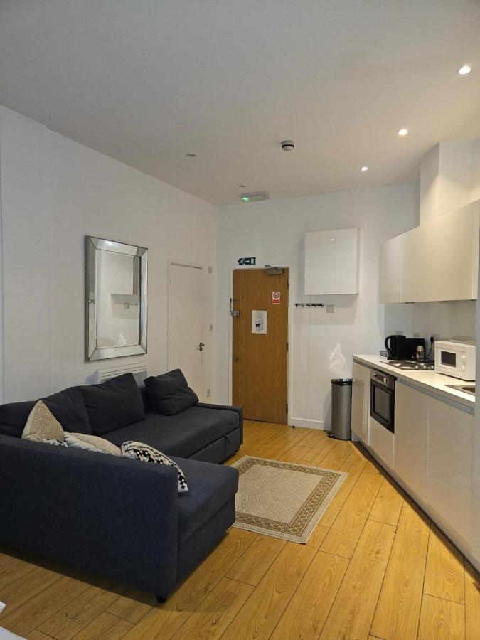 Classic Studio for 4 in Piccadilly Soho Central London VR3 - 4
