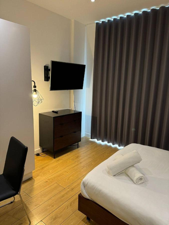 Classic Studio for 4 in Piccadilly Soho Central London VR3 - 2