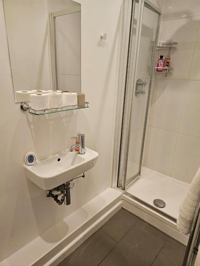 Classic Studio for 4 in Piccadilly Soho Central London VR3 - 3