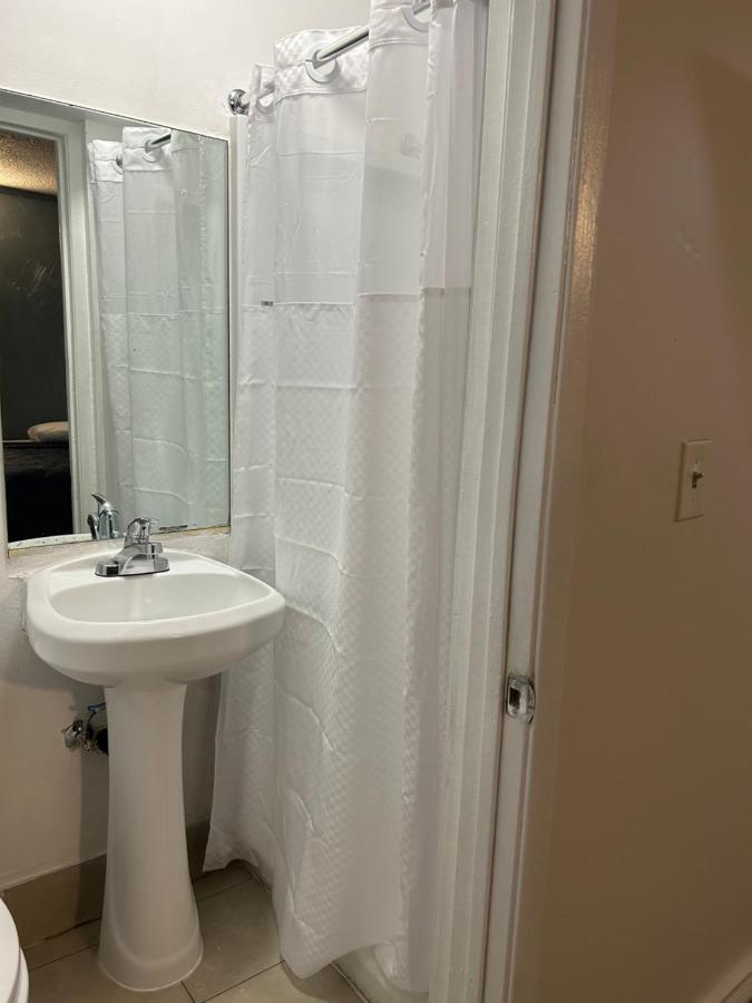 Budget Inn — photo 10