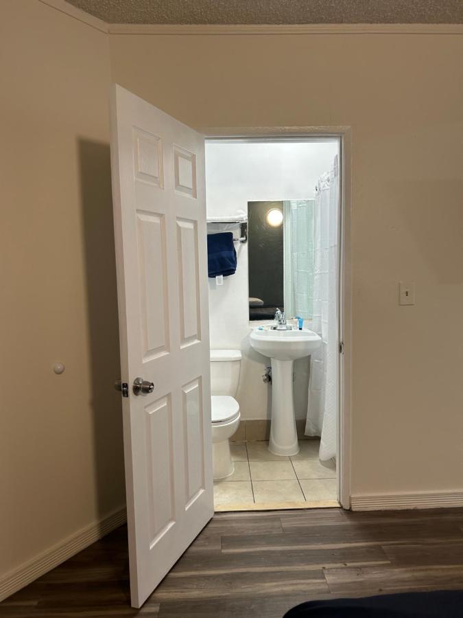 Budget Inn — photo 11