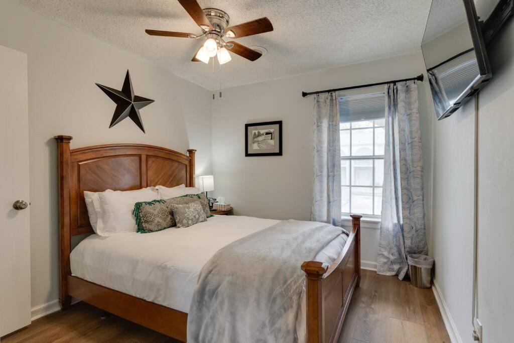 Beautiful 3 Bedroom- free parking 2M to Broadway - 2