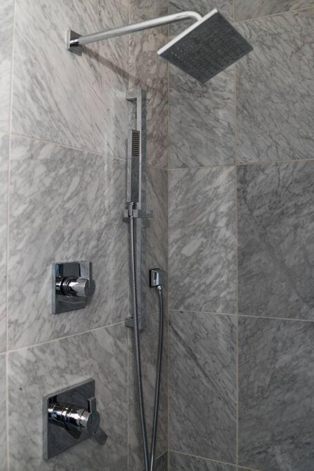 Beautiful 3 Bedroom! Near Broadway-12th S-Gulch - 3