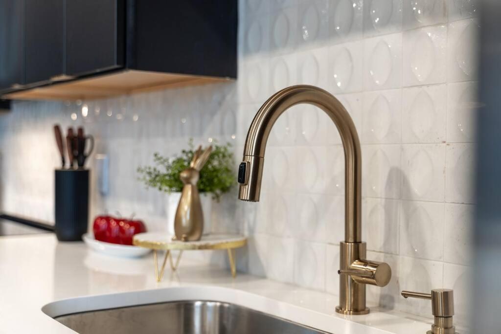 Brand New-Luxury Apartment-Downtown - 3