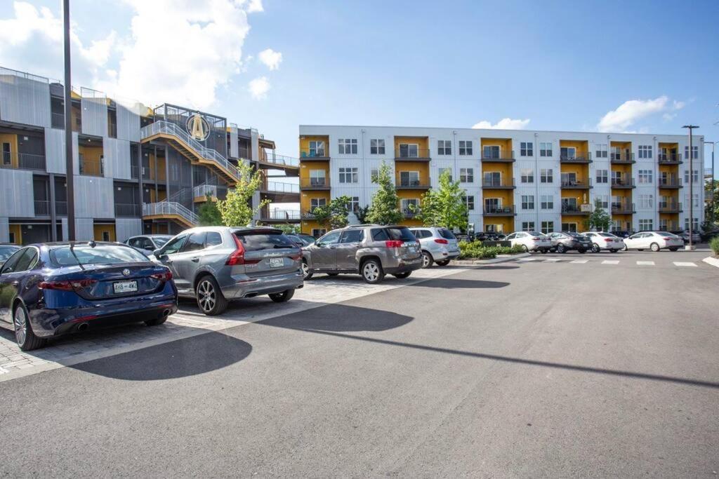 Chic Condo, 2mi to Downtown, Sleeps 8, by Geodis - 4