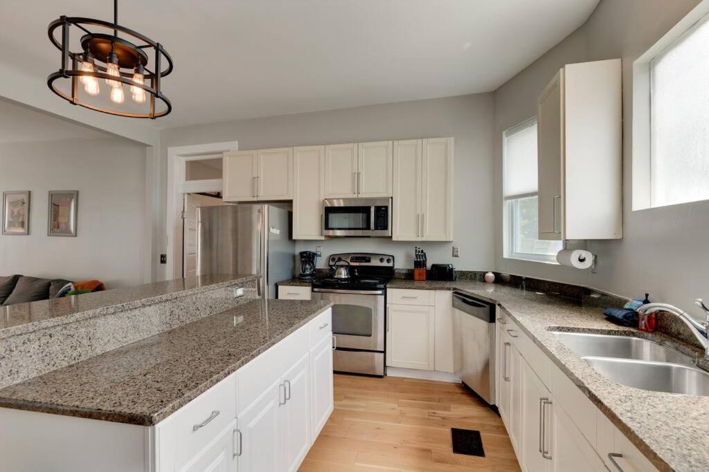 Walkable East Nash 3BR with Big Yard near Local Eats - 2