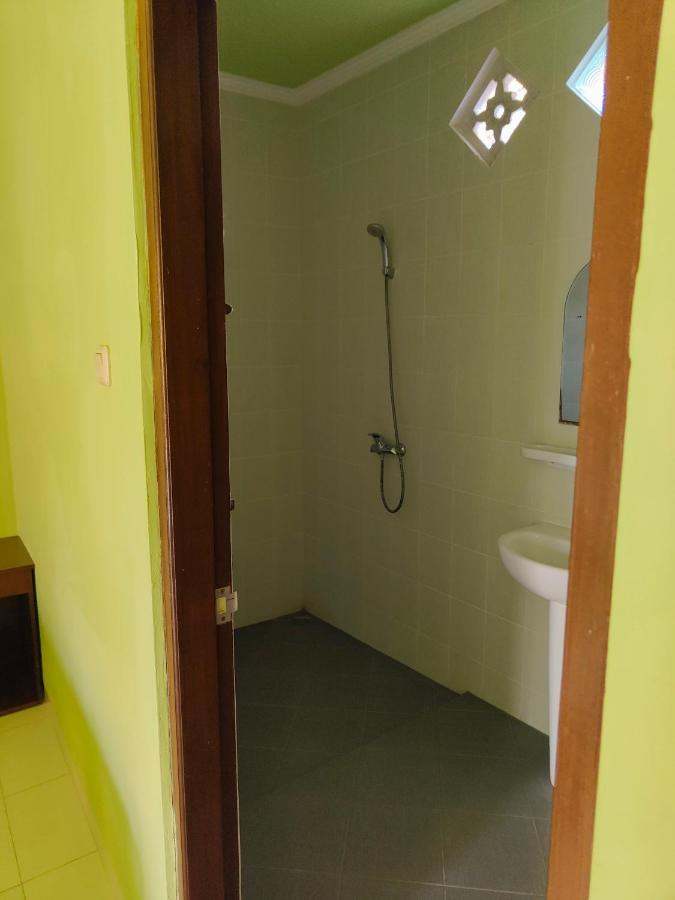 Berlian Inn Kuta Beach - 3